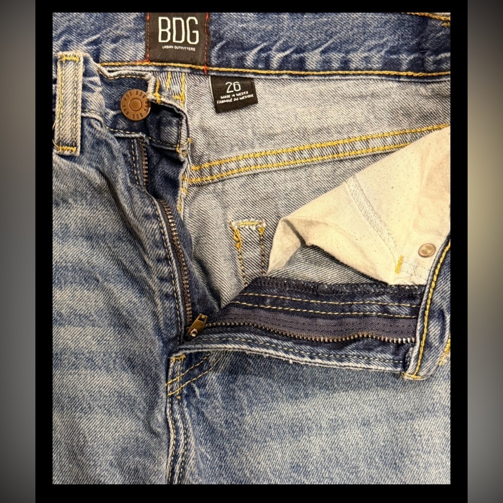 BDG Urban Outfitters Cowboy Jean High Rise Straight Leg Medium Wash Size 26 - Picture 4 of 9